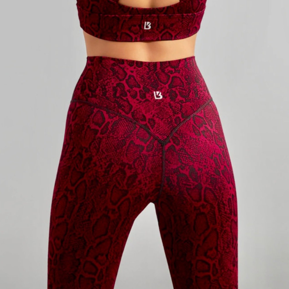 Buffbunny evolve jacquard legging - toxic reptilia print.